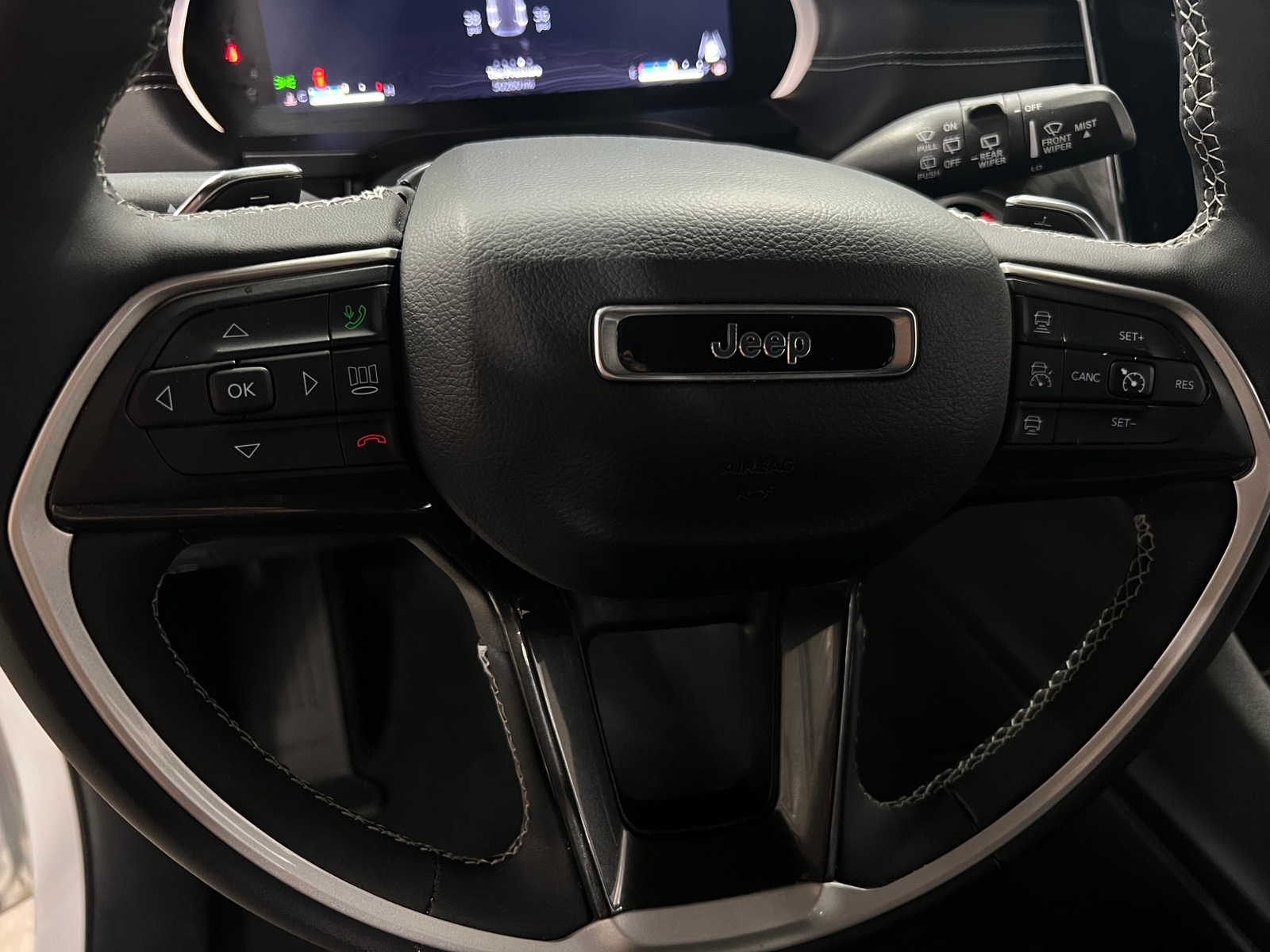Thumbnail: 2023 Jeep Grand Cherokee - 4
