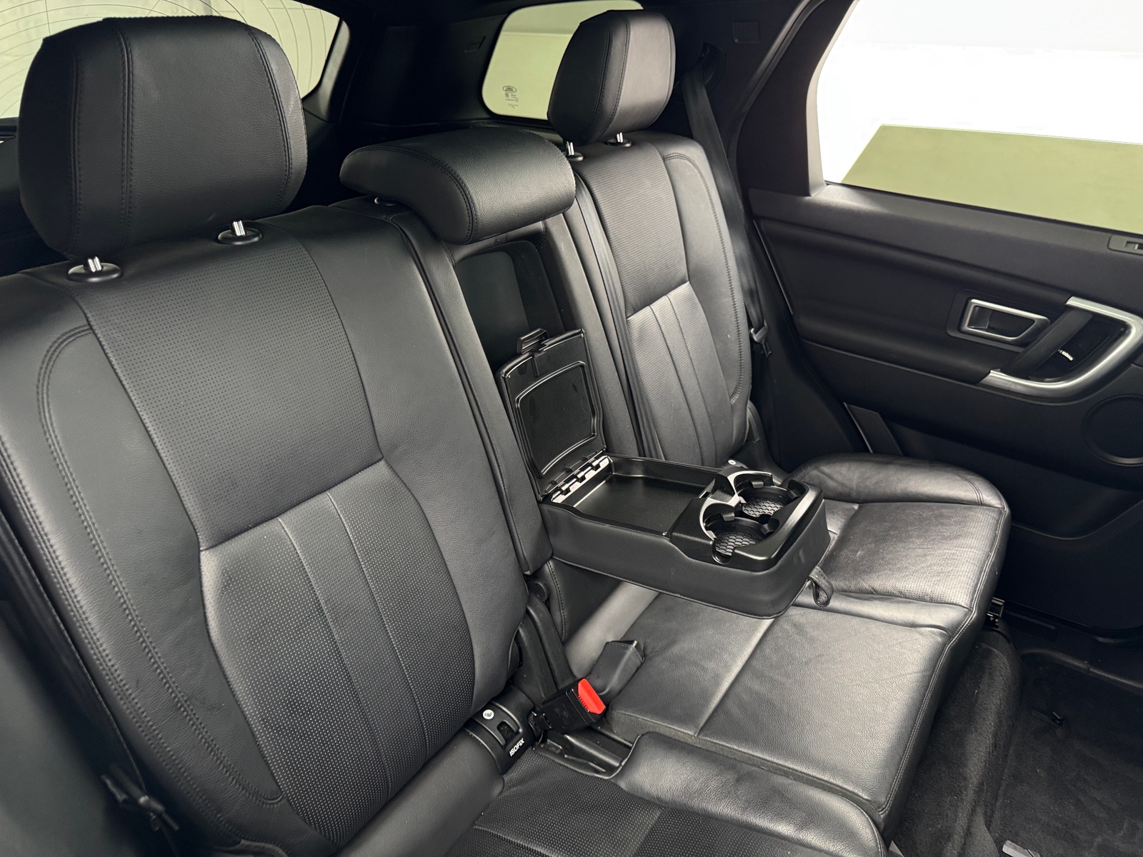 Thumbnail: 2019 Land Rover Discovery Sport - 5