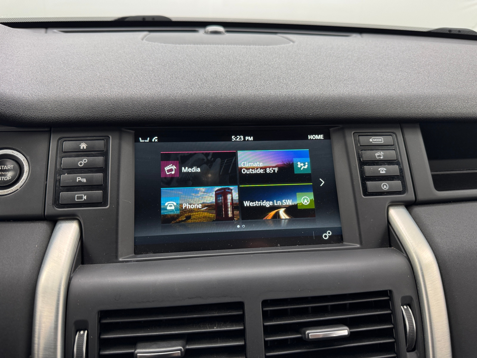 Thumbnail: 2019 Land Rover Discovery Sport - 3