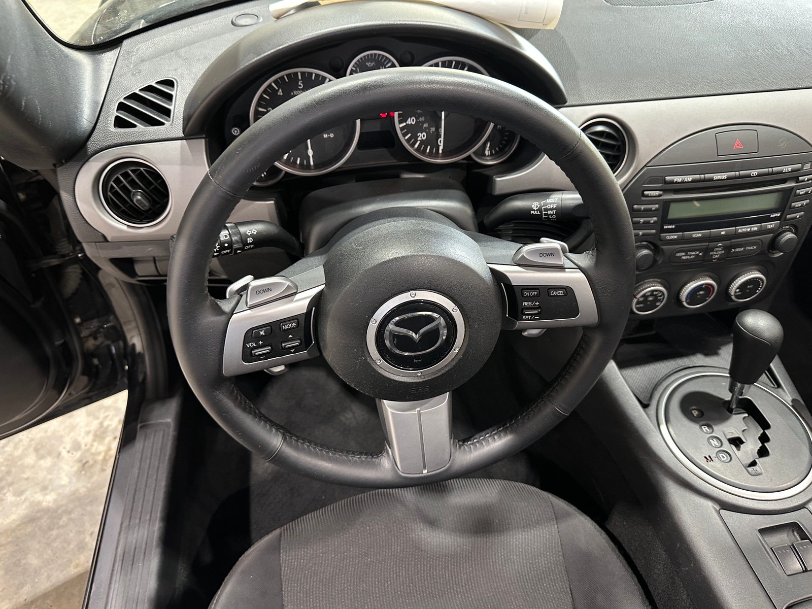 Thumbnail: 2010 Mazda MX-5 Miata - 5