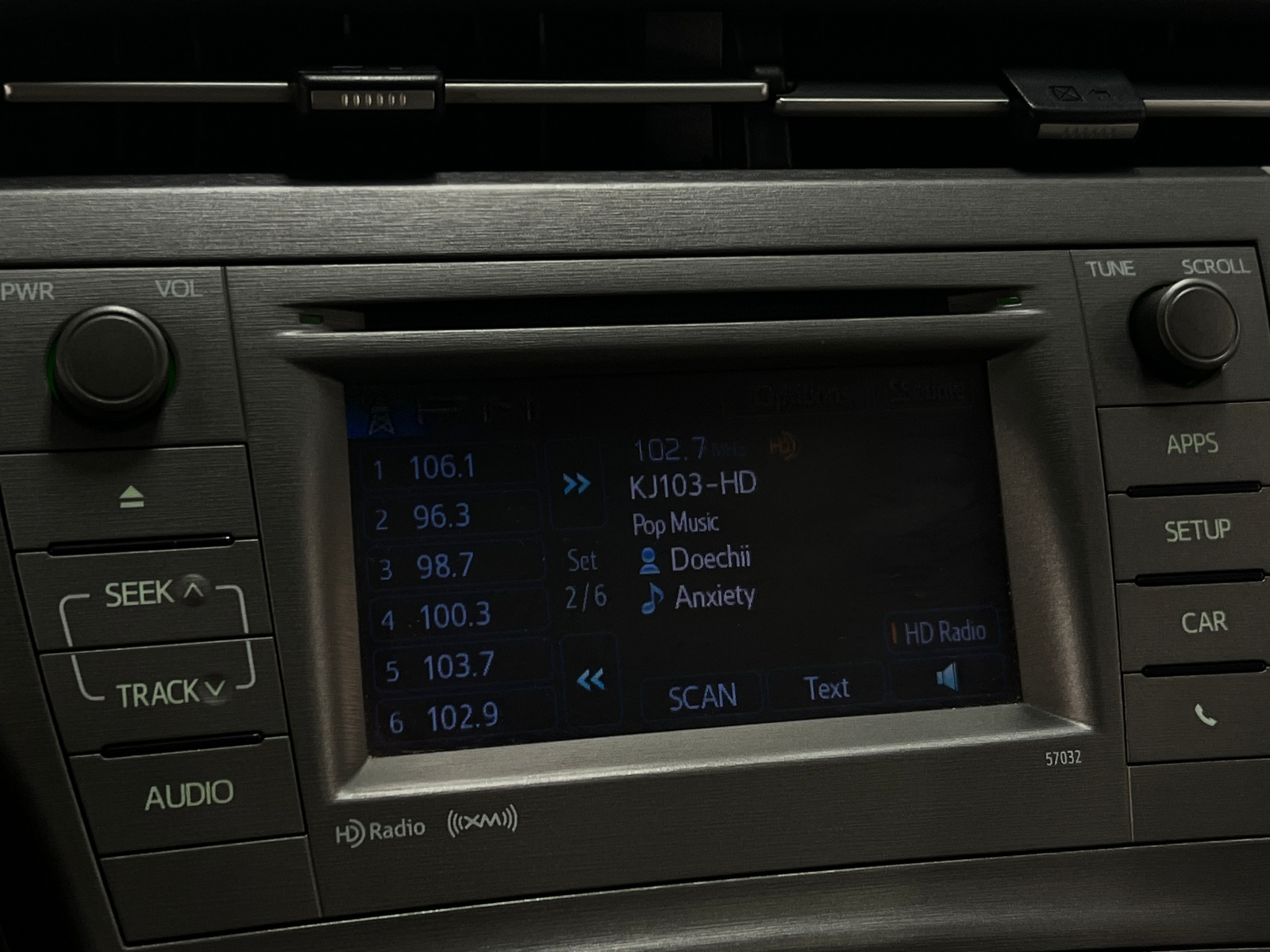 Thumbnail: 2012 Toyota Prius - 4