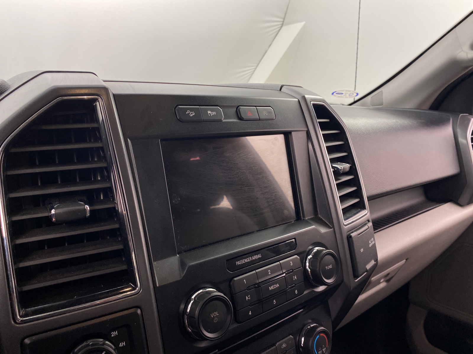 Thumbnail: 2018 Ford Econoline - 4