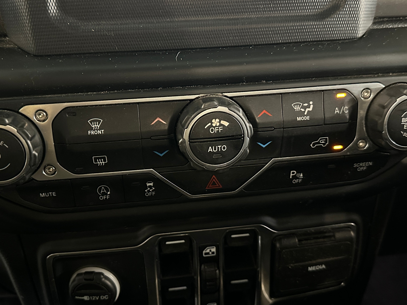 Thumbnail: 2021 Jeep Gladiator - 4