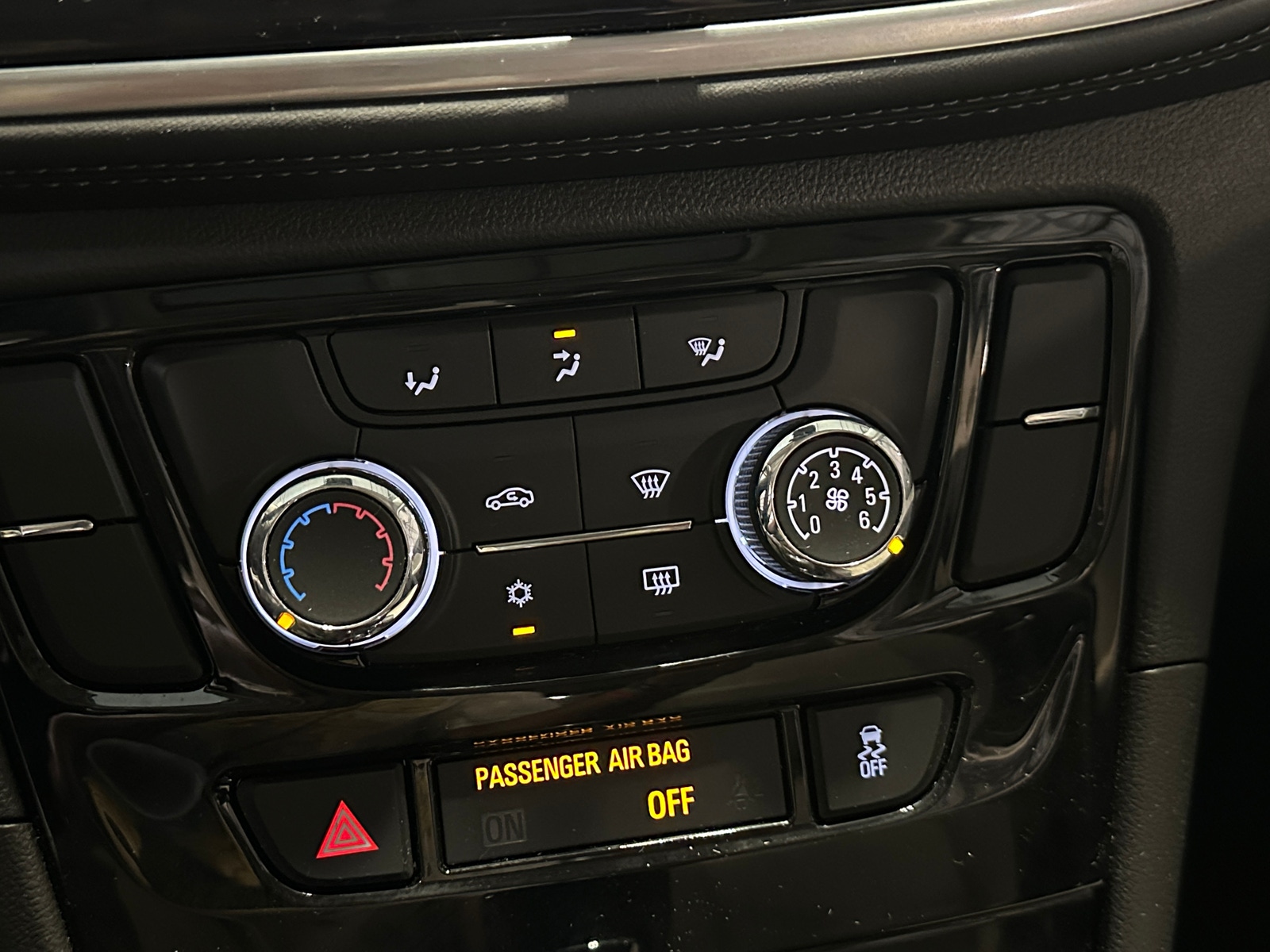Thumbnail: 2021 Buick Encore - 4