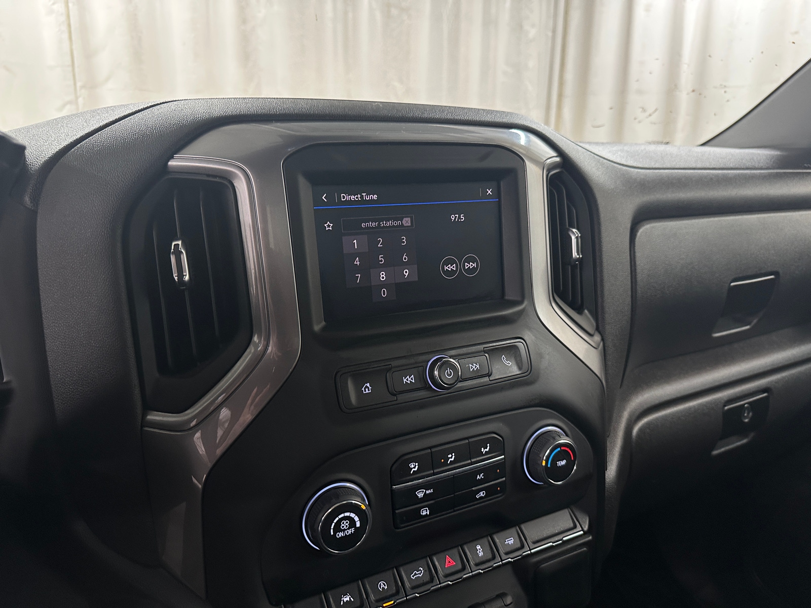 Thumbnail: 2024 Chevrolet Silverado 1500 - 4