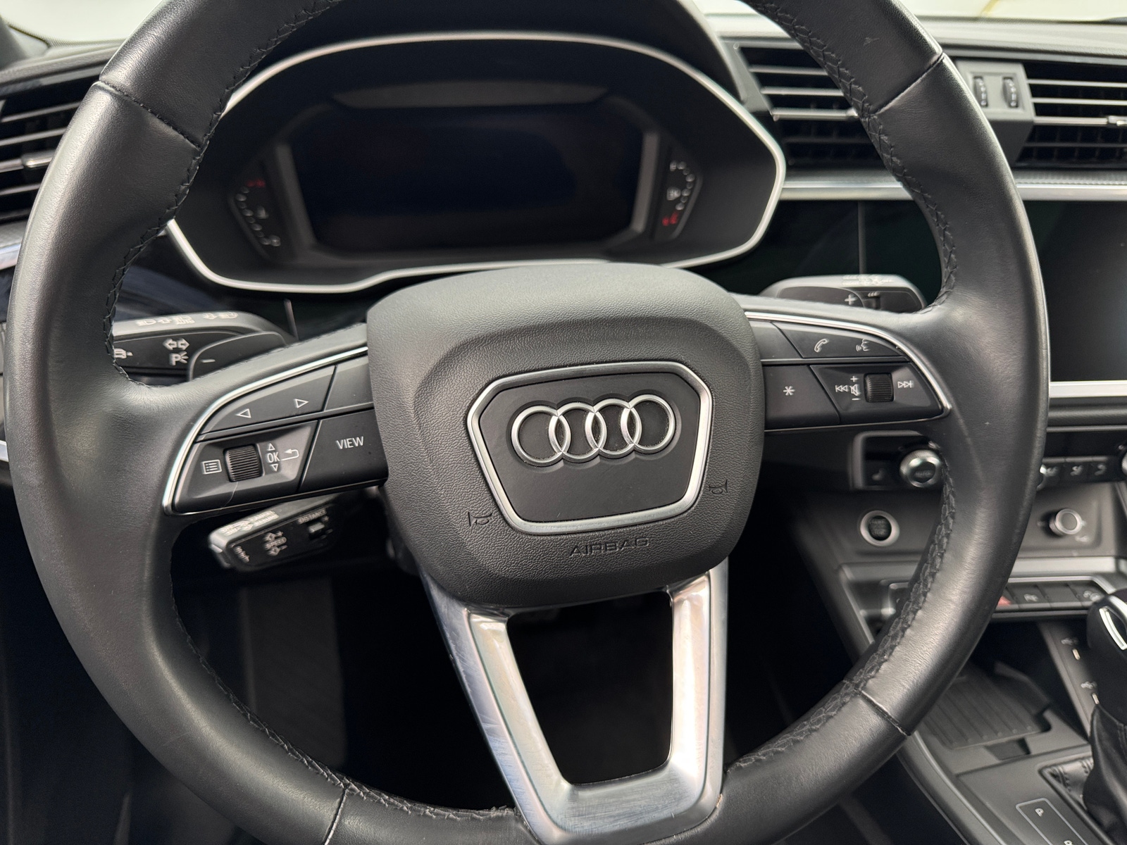 Thumbnail: 2023 Audi Q3 - 4