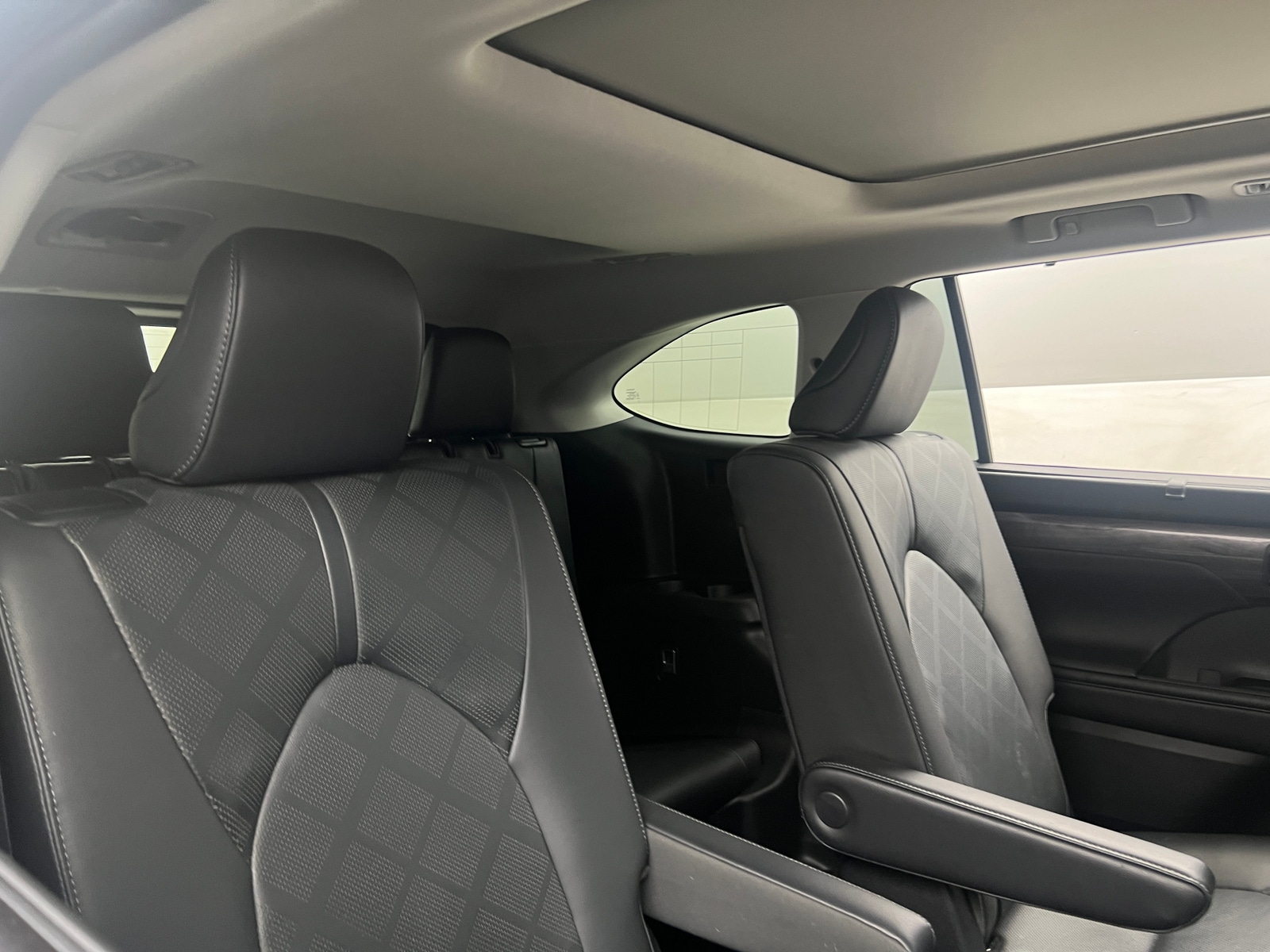 Thumbnail: 2020 Toyota Highlander - 5