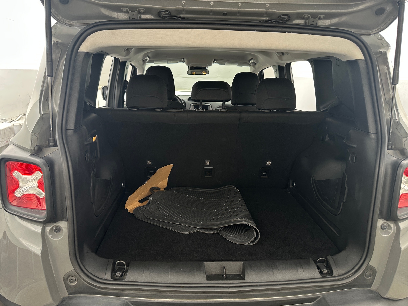 Thumbnail: 2020 Jeep Renegade - 7