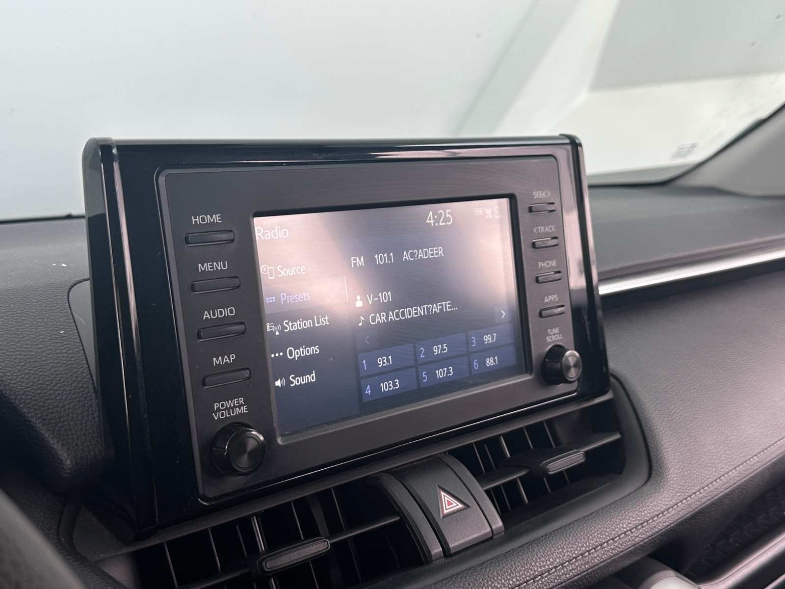 Thumbnail: 2019 Toyota RAV4 - 4
