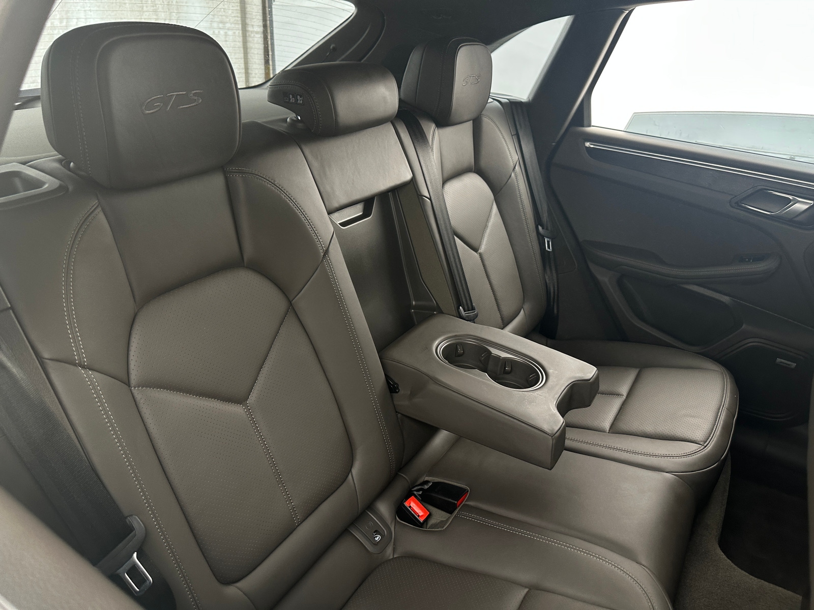 Thumbnail: 2020 Porsche Macan - 5