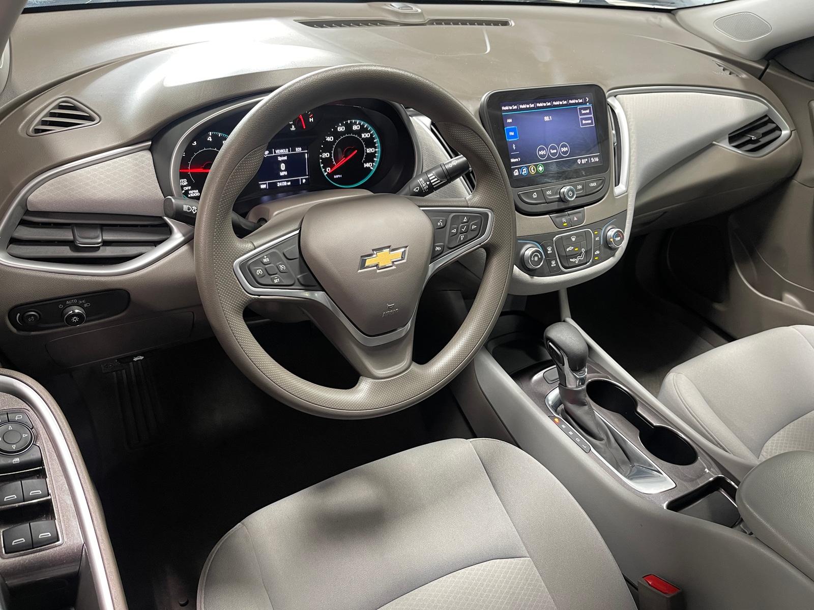 Thumbnail: 2022 Chevrolet Malibu - 3