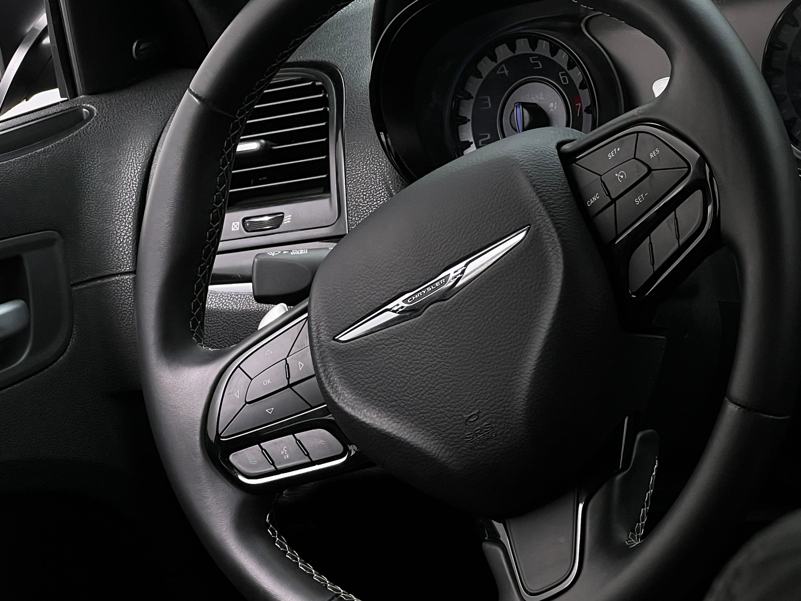 Thumbnail: 2020 Chrysler 300 - 4
