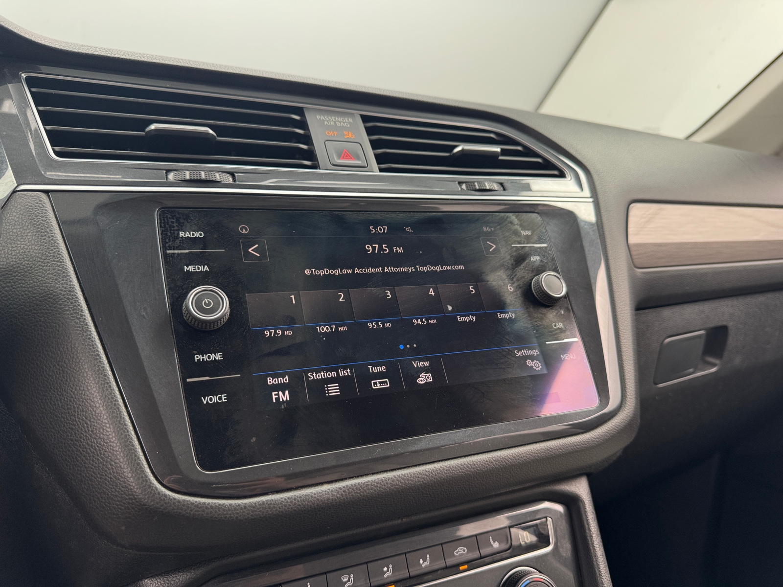 Thumbnail: 2019 Volkswagen Tiguan - 3