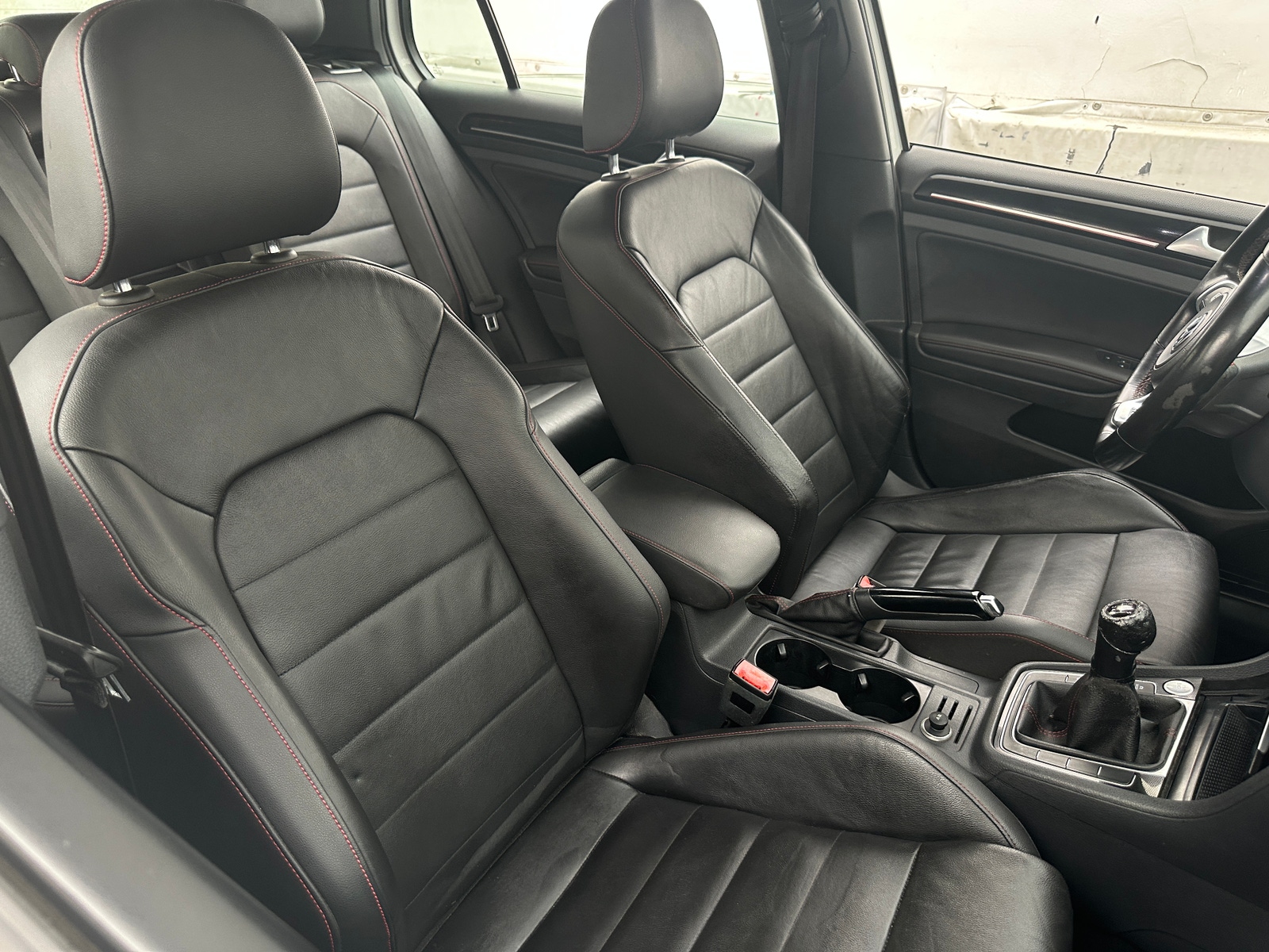 Thumbnail: 2016 Volkswagen Golf - 2