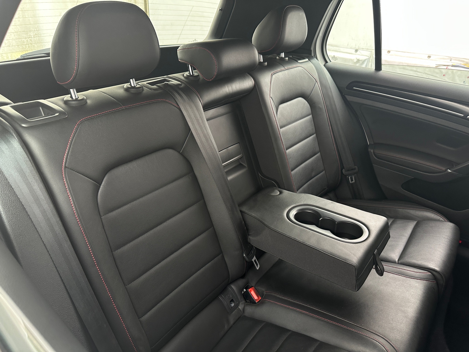 Thumbnail: 2016 Volkswagen Golf - 6