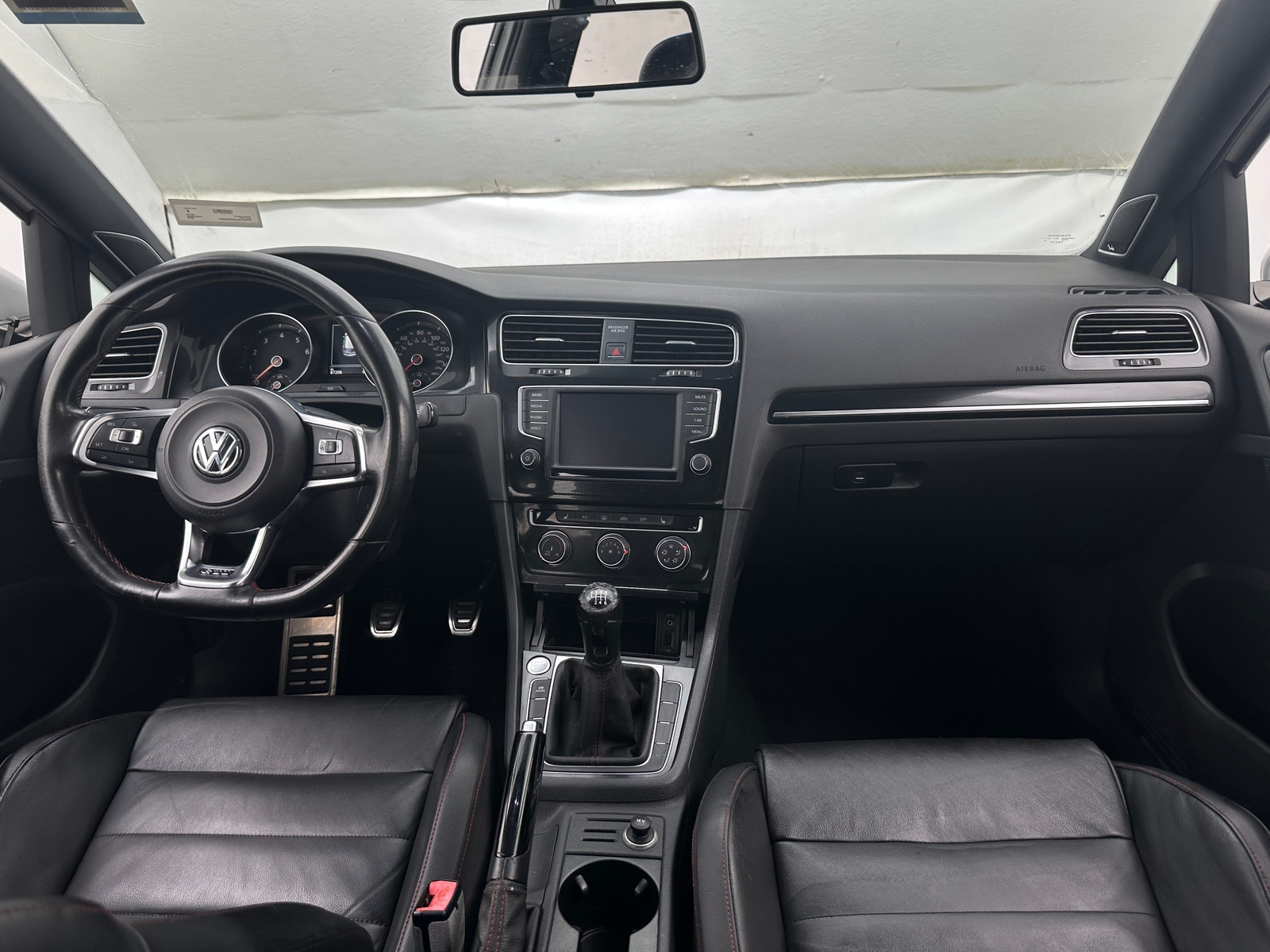 Thumbnail: 2016 Volkswagen Golf - 3