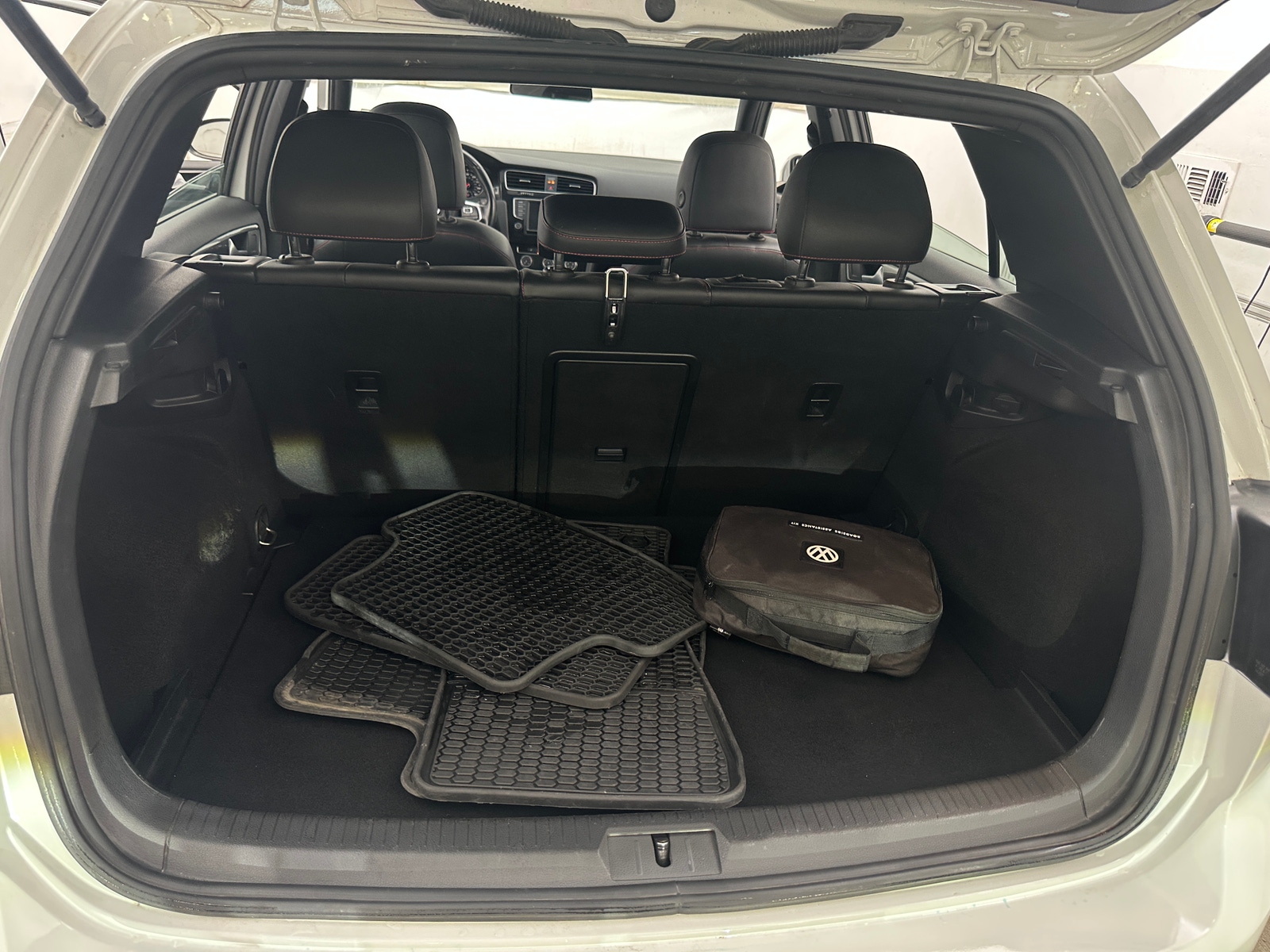 Thumbnail: 2016 Volkswagen Golf - 7