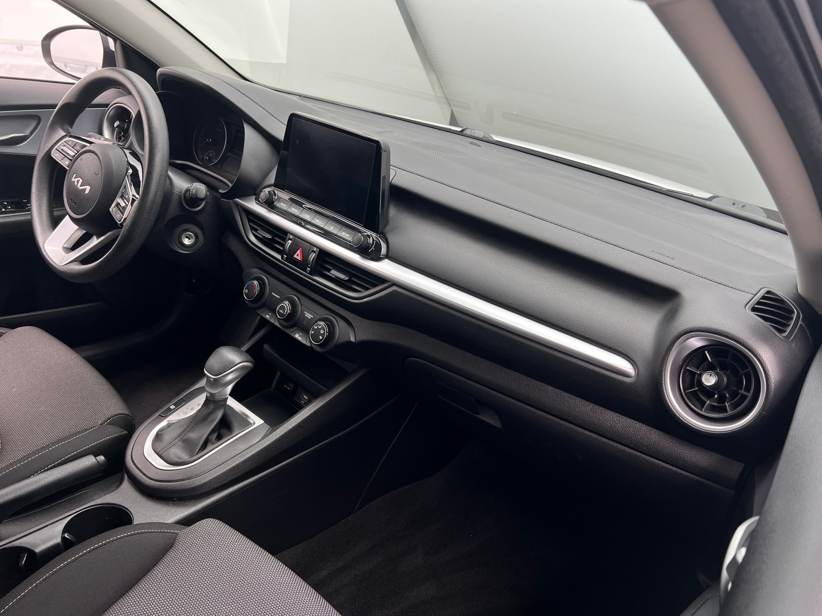 Thumbnail: 2022 Kia Forte - 3