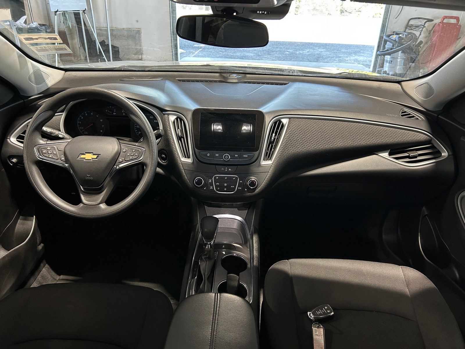 Thumbnail: 2023 Chevrolet Malibu - 3