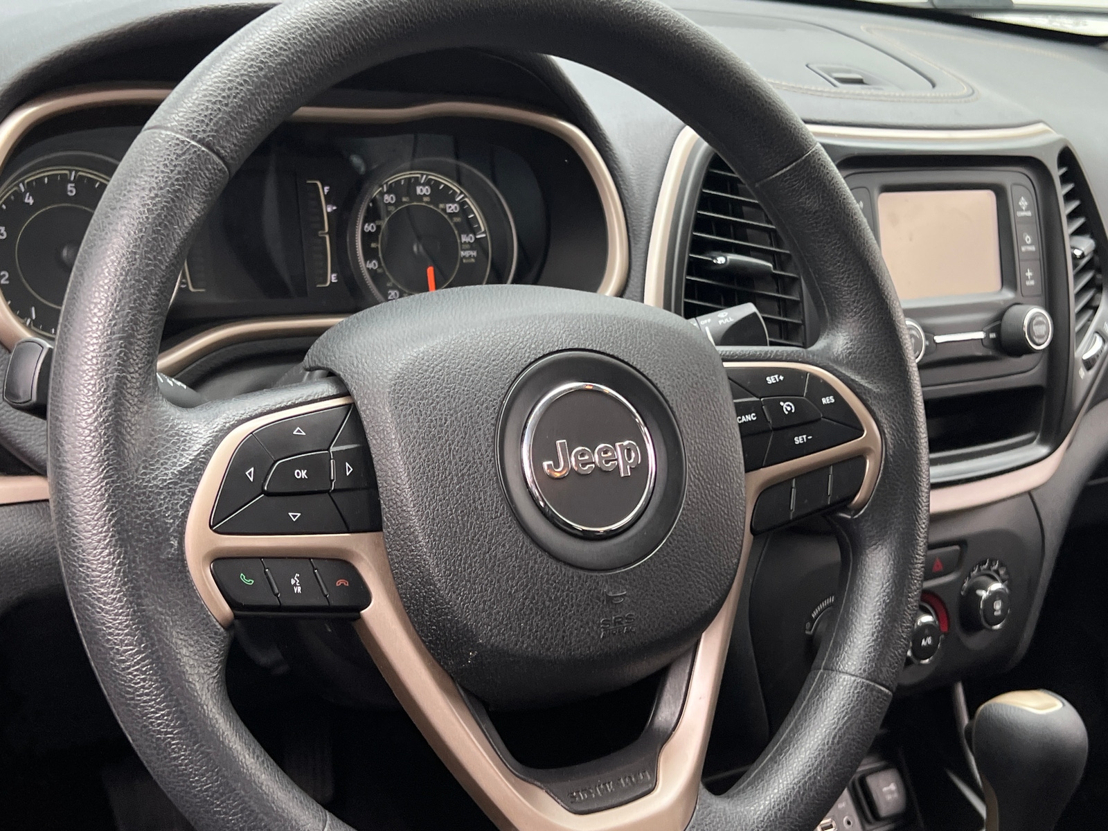Thumbnail: 2018 Jeep Cherokee - 5