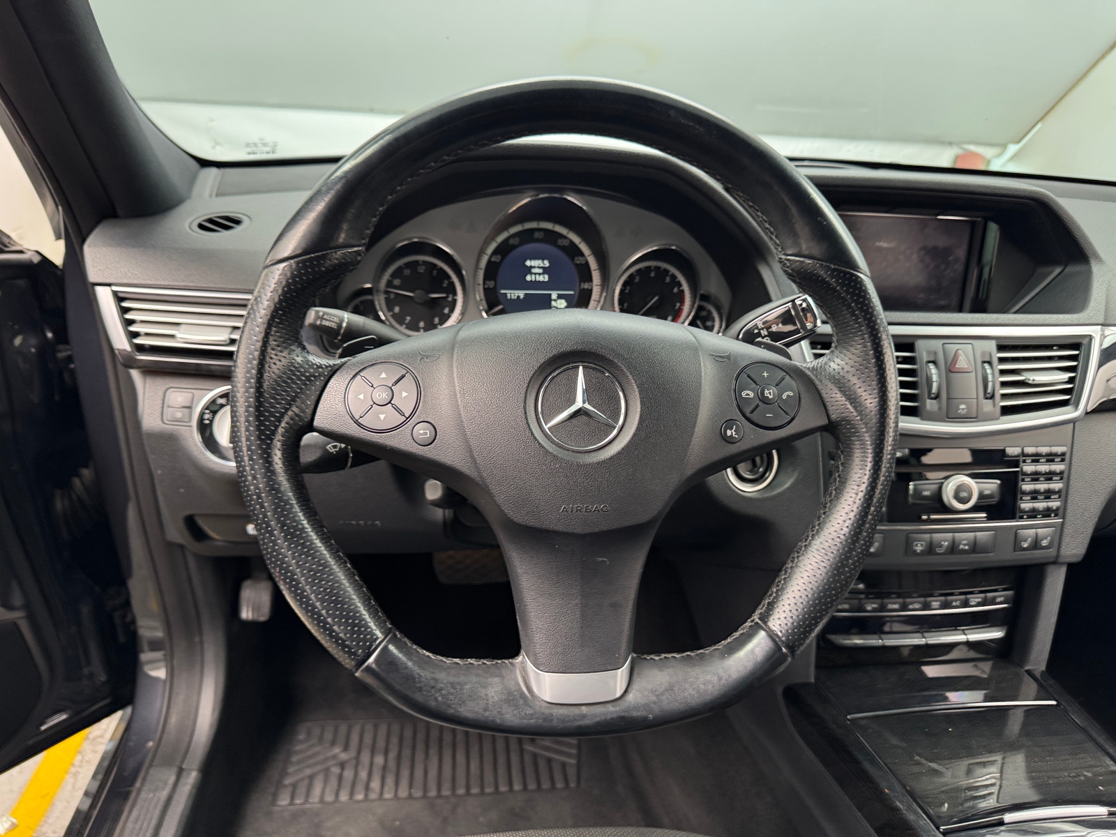 Thumbnail: 2010 Mercedes-Benz E-Class - 4