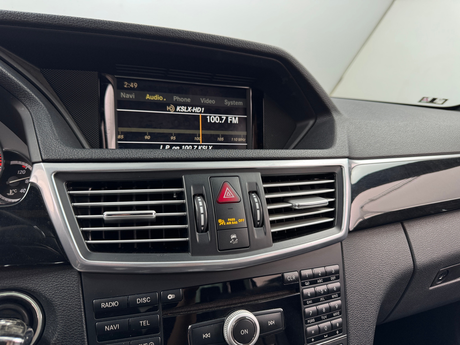Thumbnail: 2010 Mercedes-Benz E-Class - 3