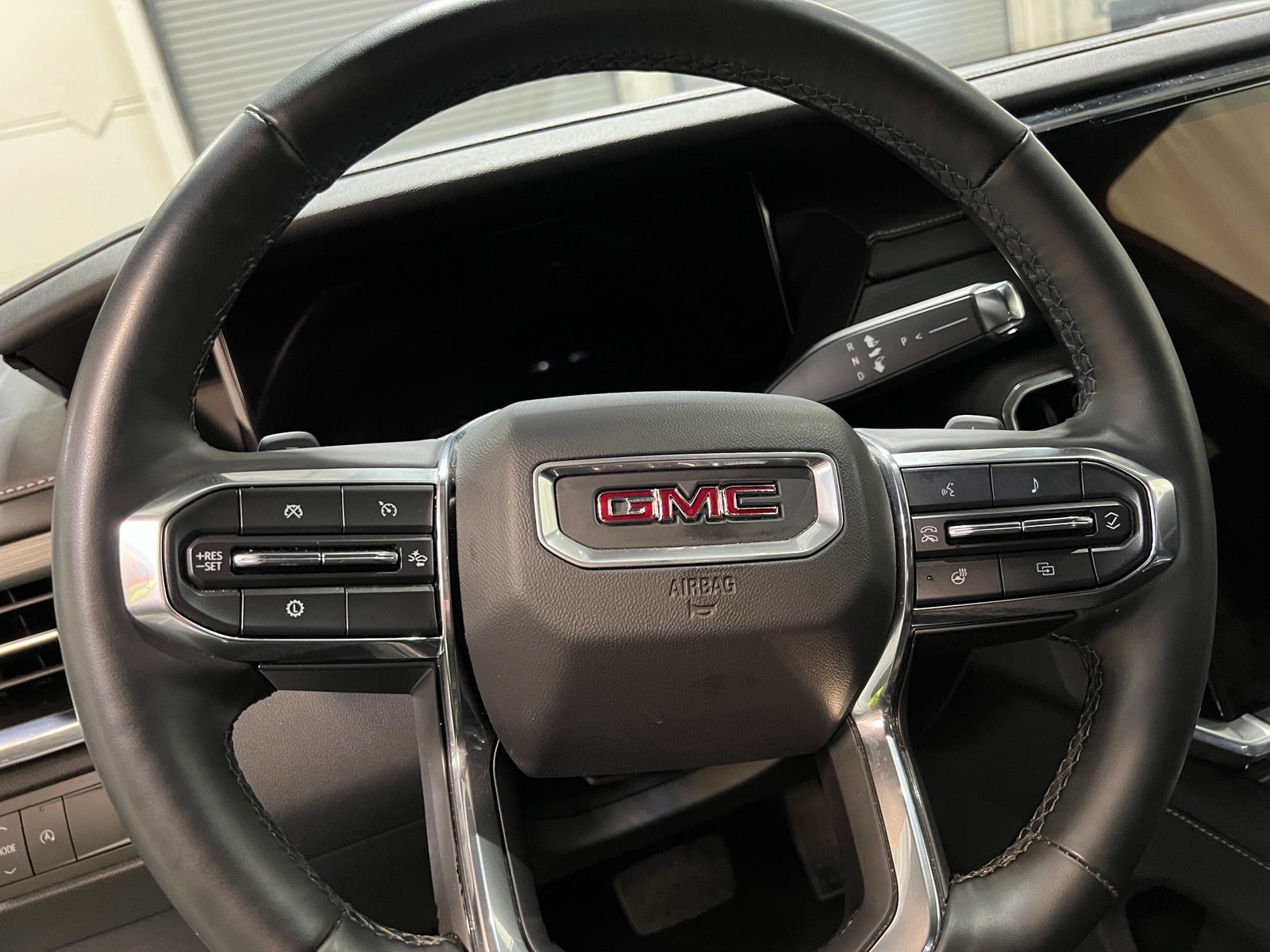 Thumbnail: 2024 GMC Acadia - 4