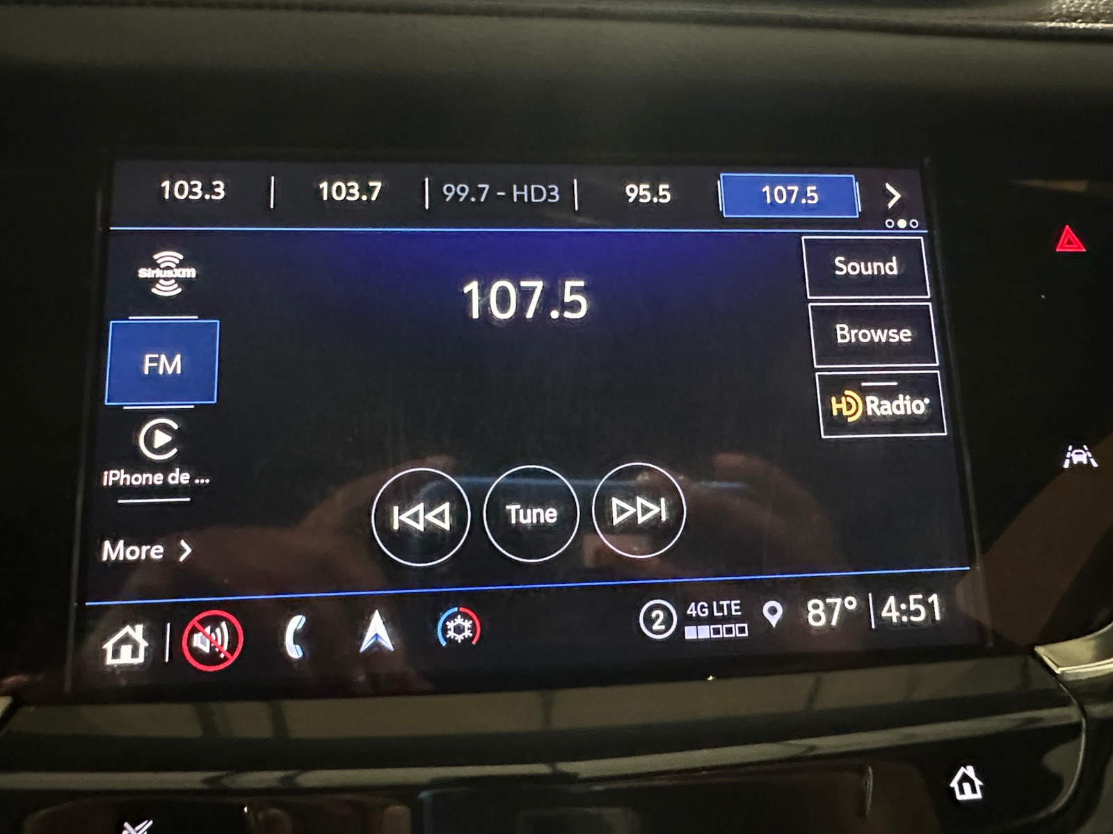 Thumbnail: 2023 Cadillac XT6 - 3