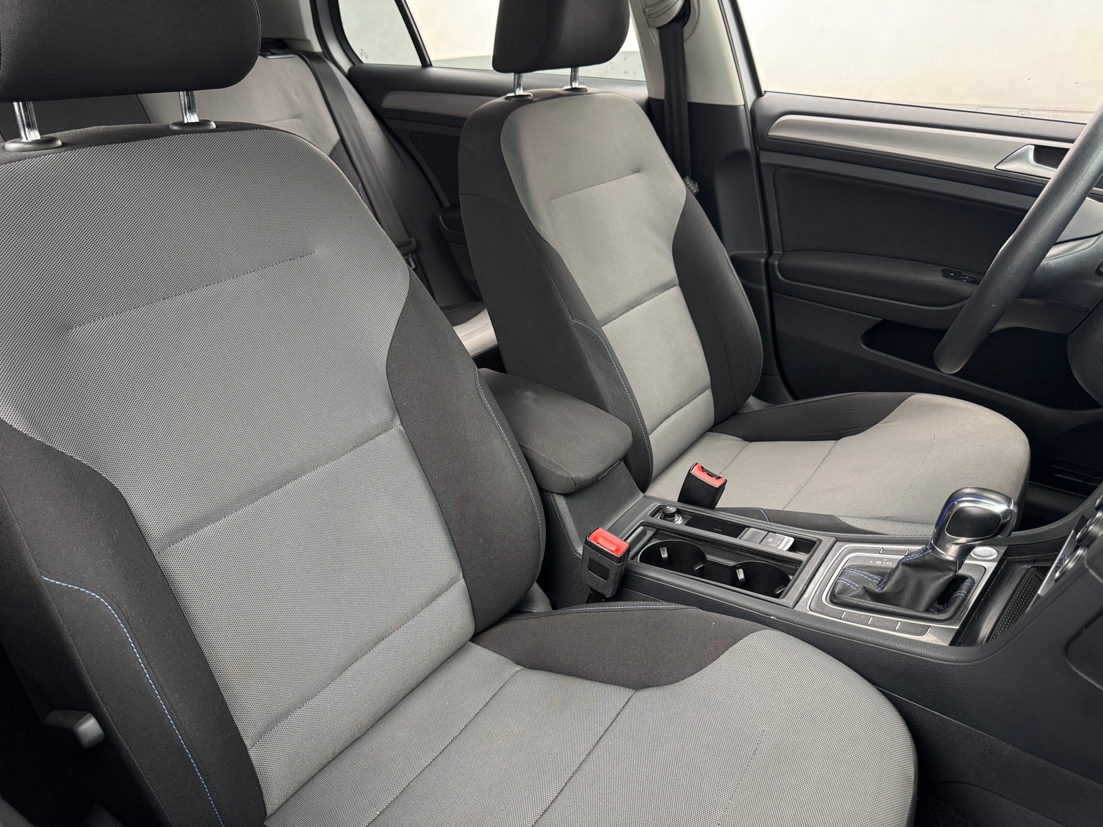 Thumbnail: 2016 Volkswagen e-Golf - 2