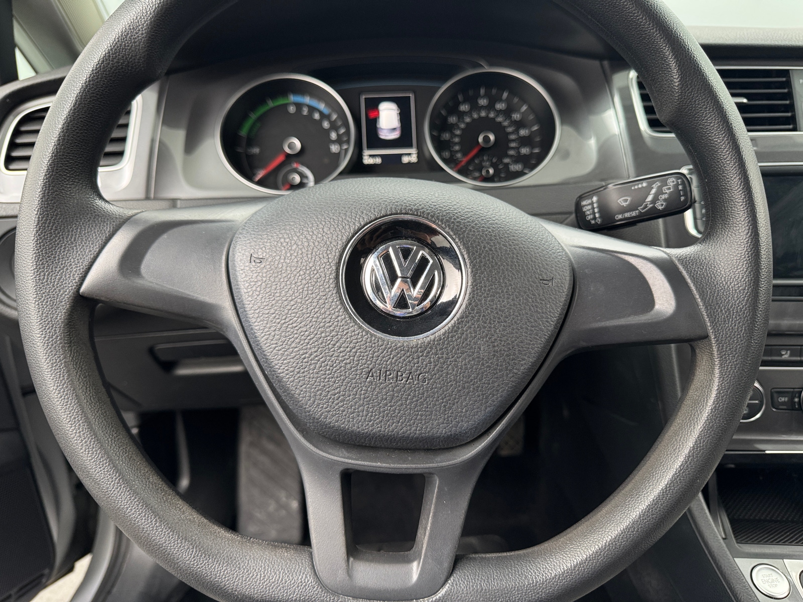 Thumbnail: 2016 Volkswagen e-Golf - 5