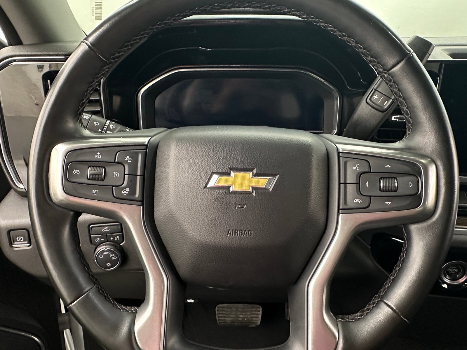 Thumbnail: 2023 Chevrolet Silverado 1500 - 5