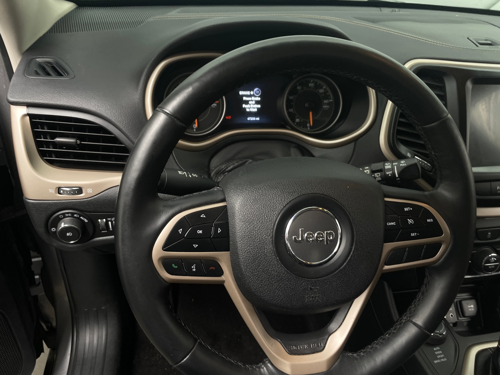 Thumbnail: 2018 Jeep Cherokee - 4