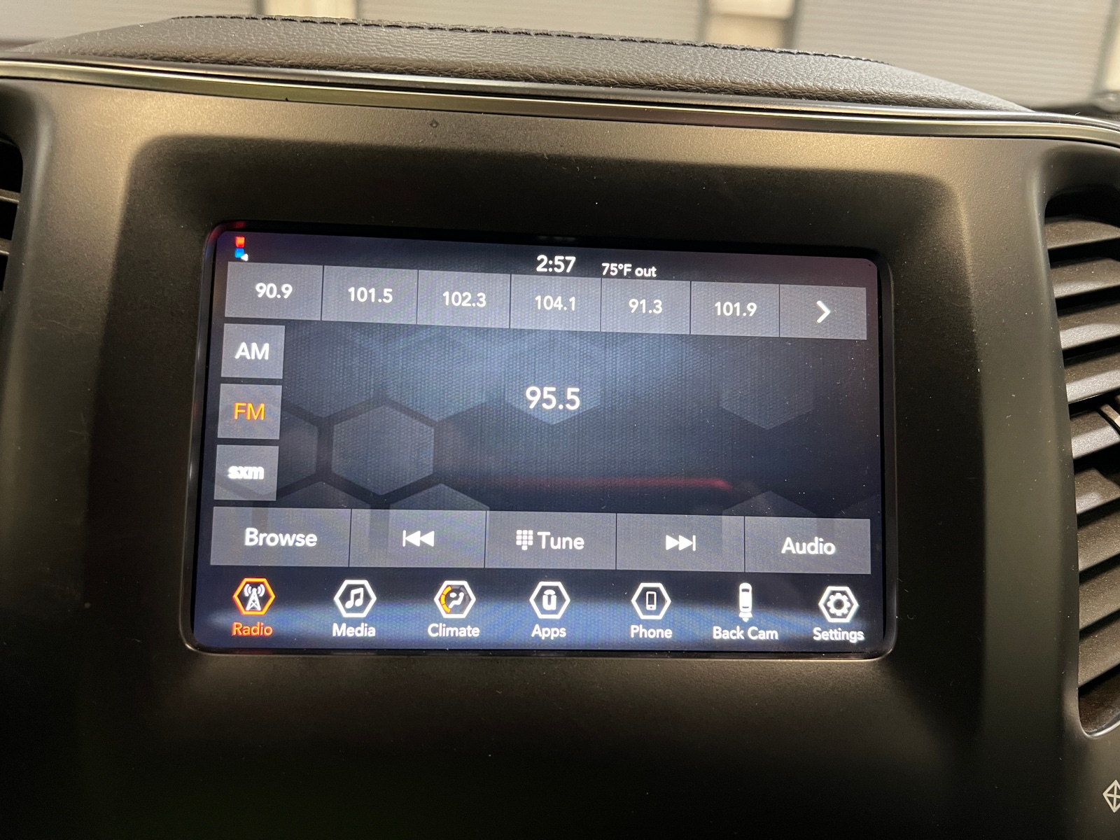 Thumbnail: 2019 Jeep Cherokee - 4