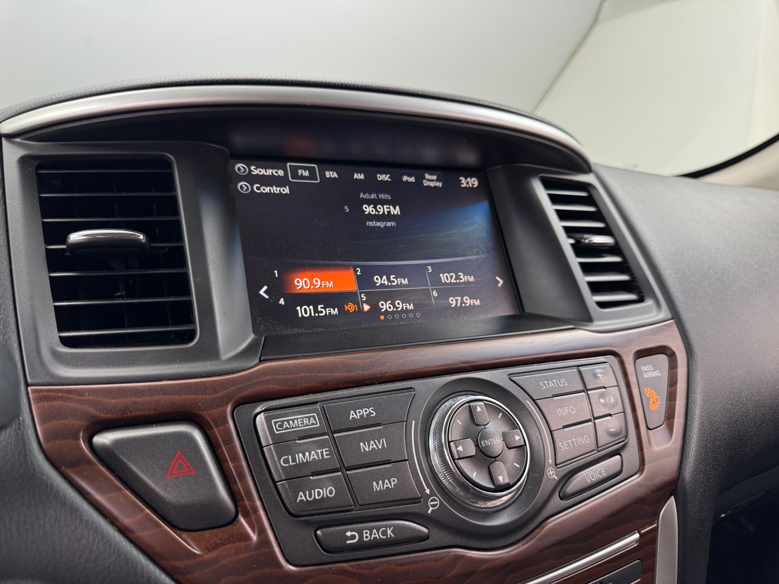 Thumbnail: 2017 Nissan Pathfinder - 3