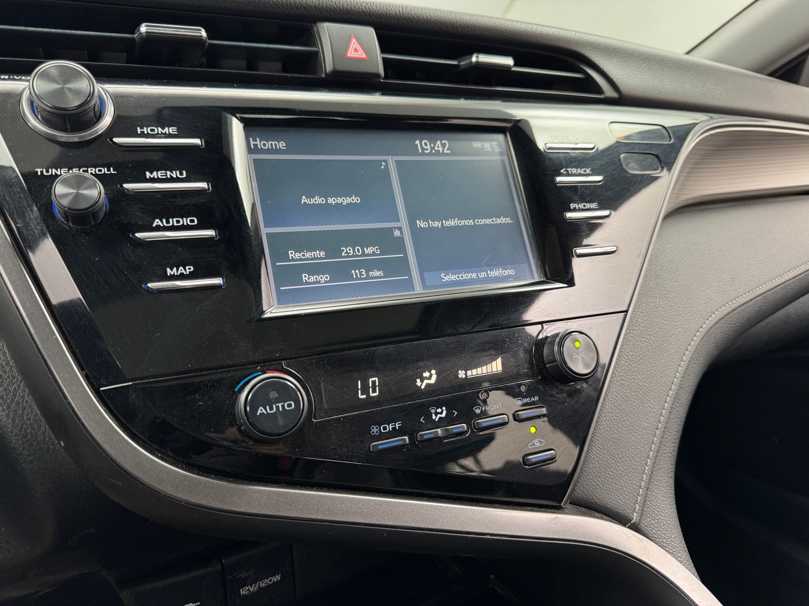 Thumbnail: 2019 Toyota Camry - 4