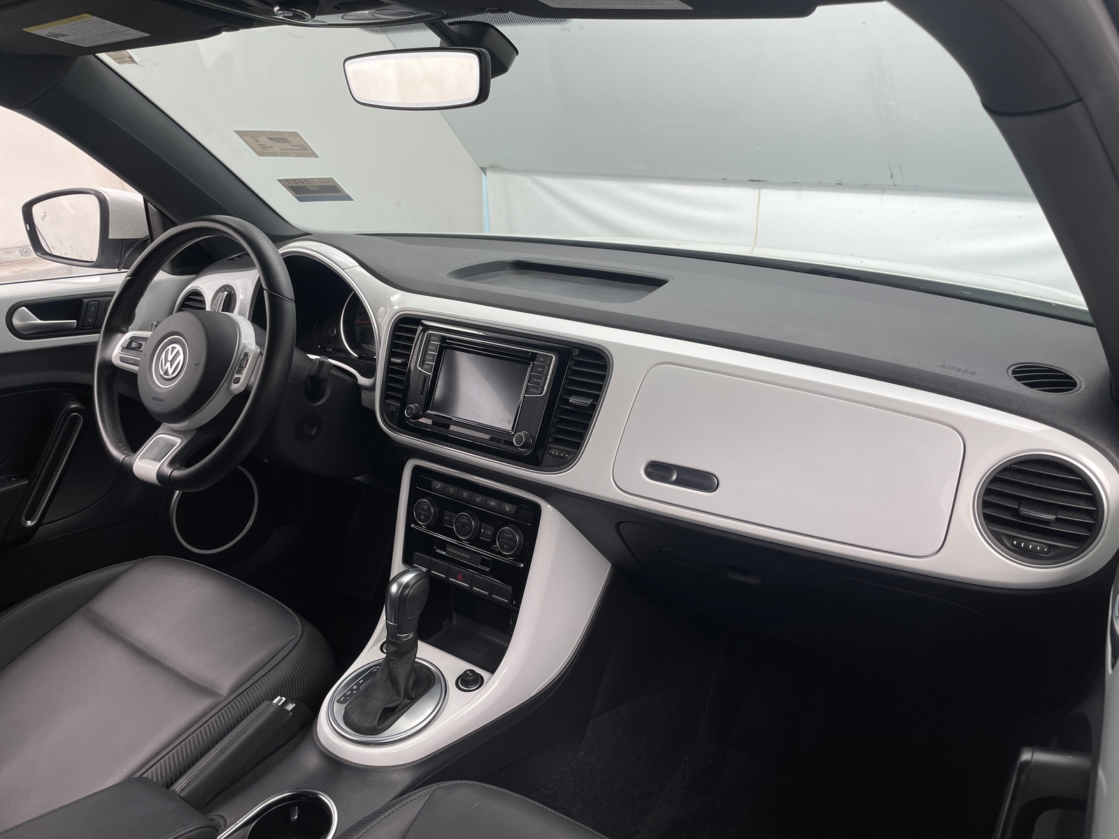 Thumbnail: 2019 Volkswagen Beetle - 2