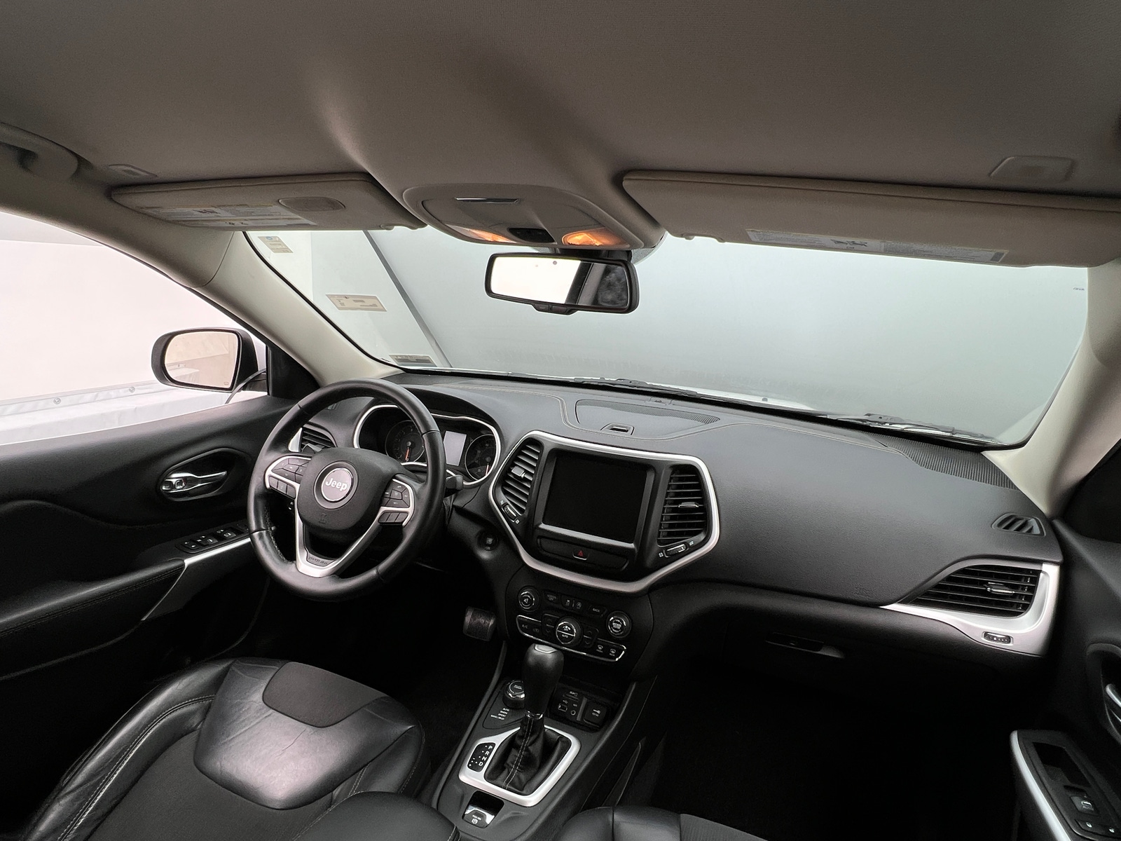 Thumbnail: 2018 Jeep Cherokee - 3