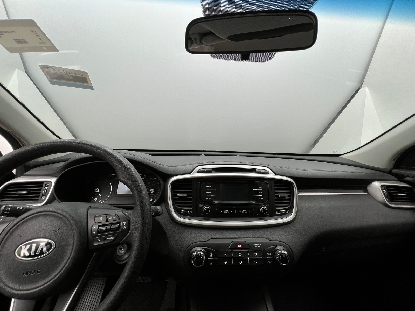 Thumbnail: 2017 Kia Sorento - 3