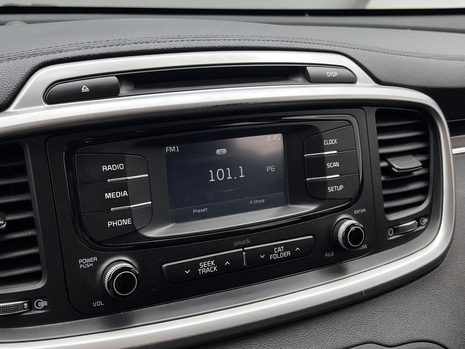 Thumbnail: 2017 Kia Sorento - 4