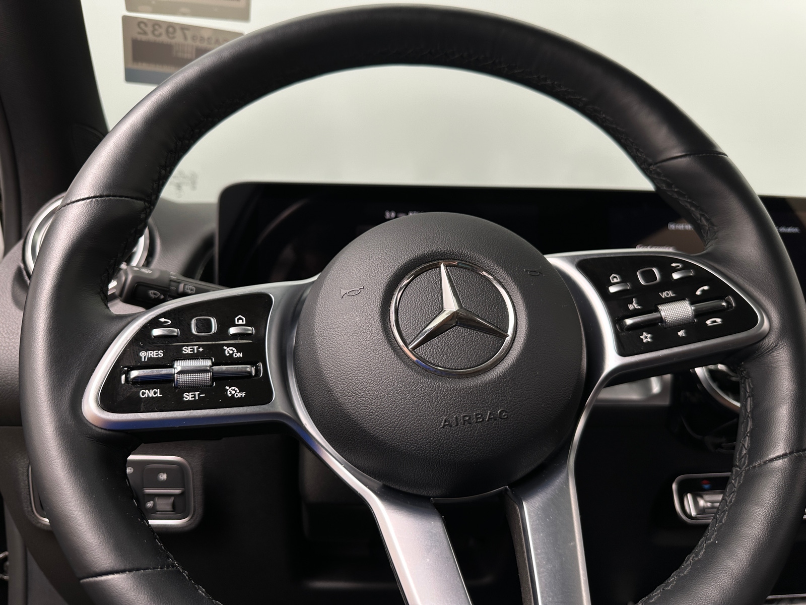 Thumbnail: 2023 Mercedes-Benz GLB - 4