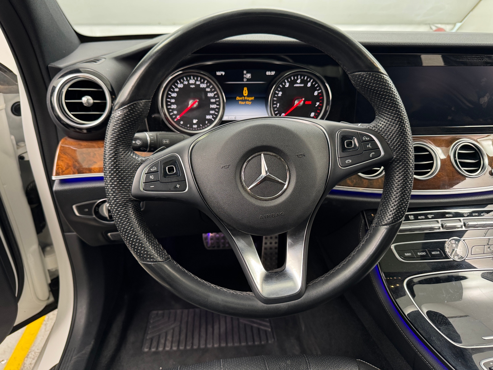 Thumbnail: 2017 Mercedes-Benz E-Class - 4