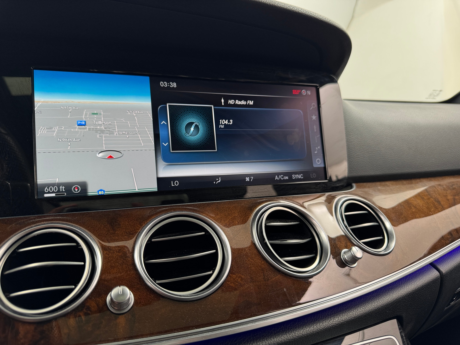 Thumbnail: 2017 Mercedes-Benz E-Class - 3