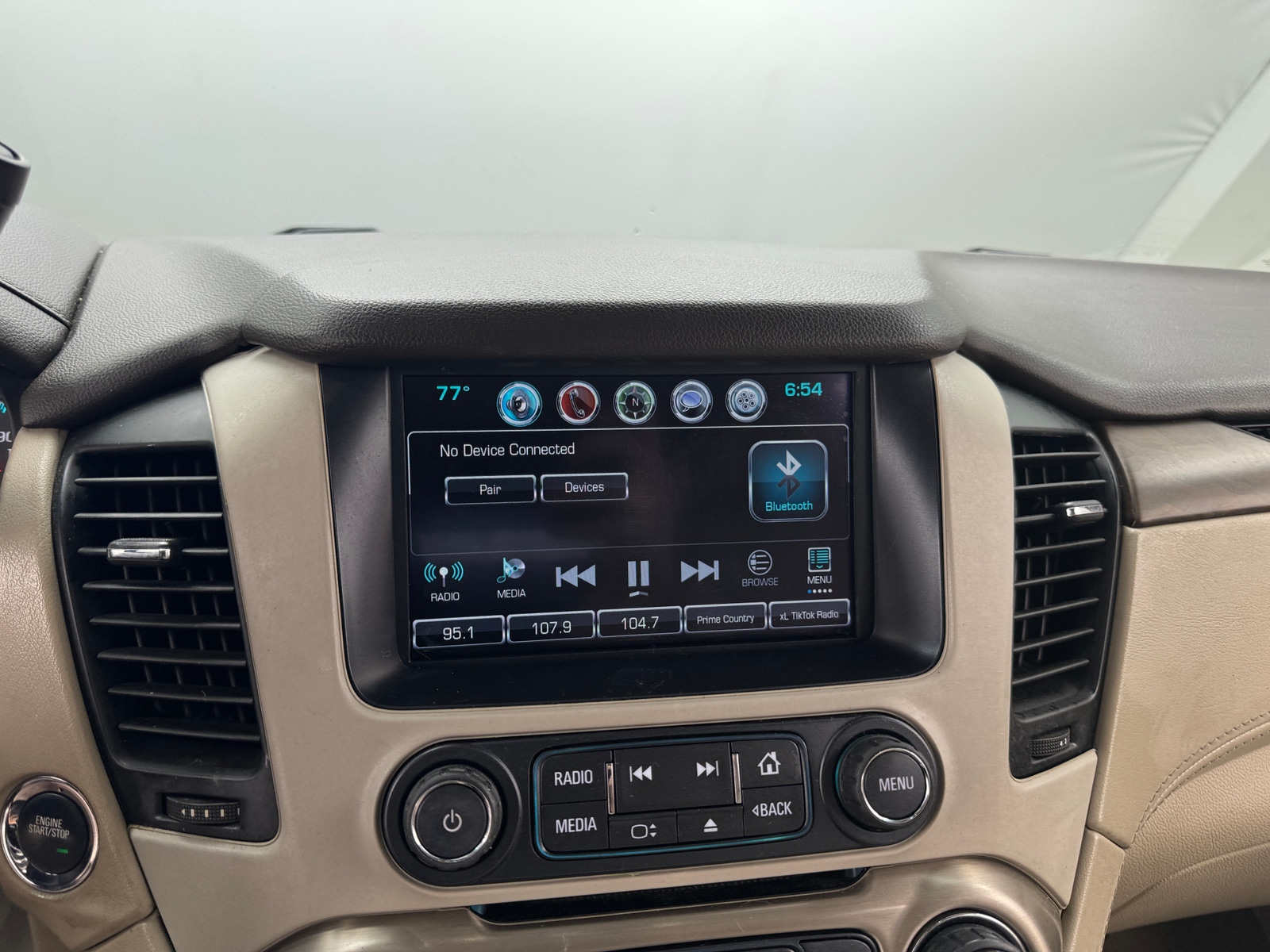Thumbnail: 2018 GMC Yukon XL - 3