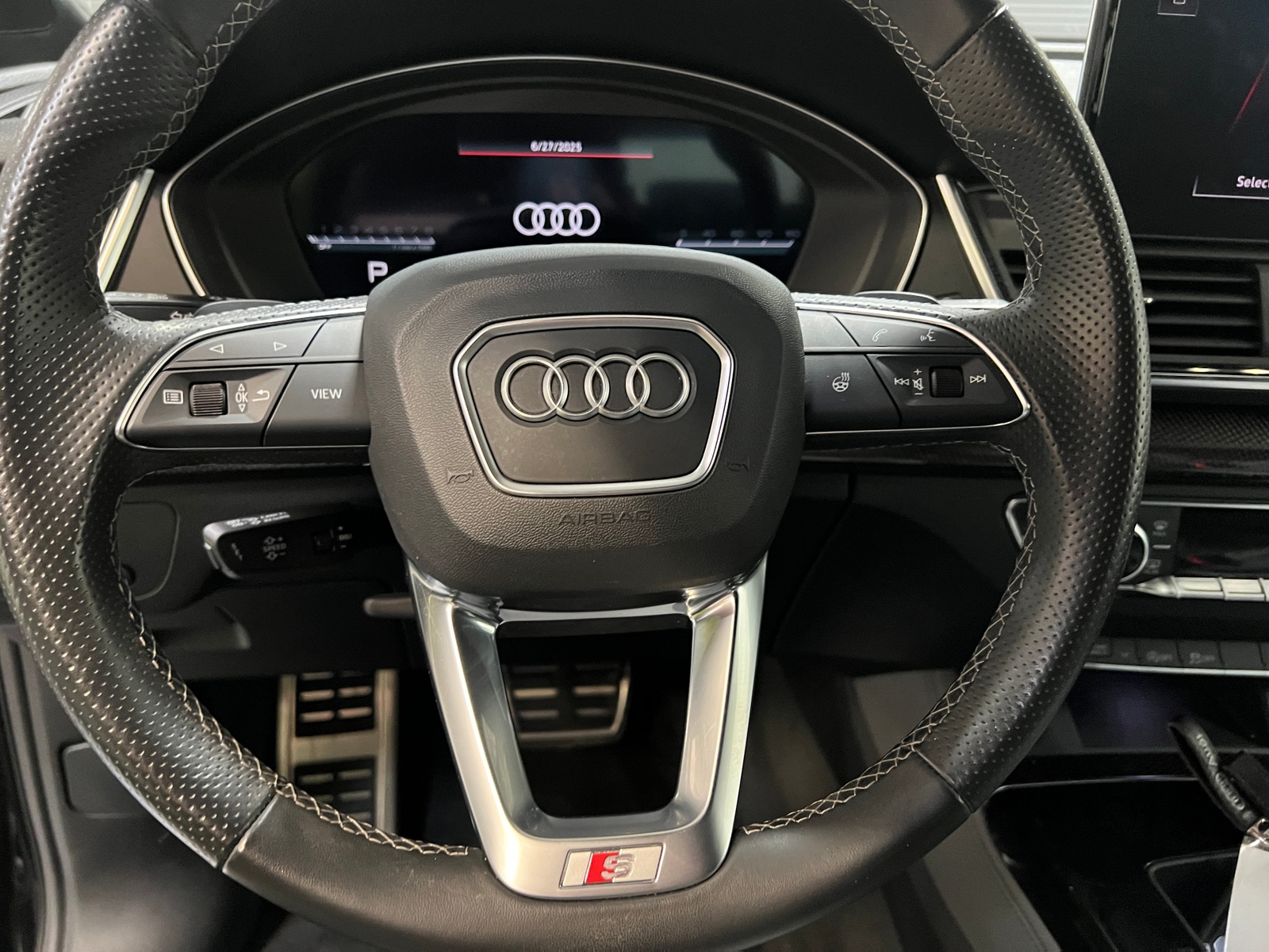 Thumbnail: 2022 Audi SQ5 - 4