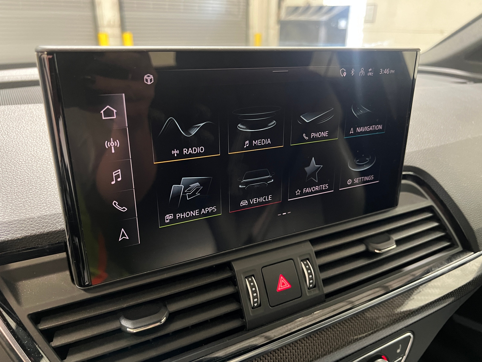 Thumbnail: 2022 Audi SQ5 - 3