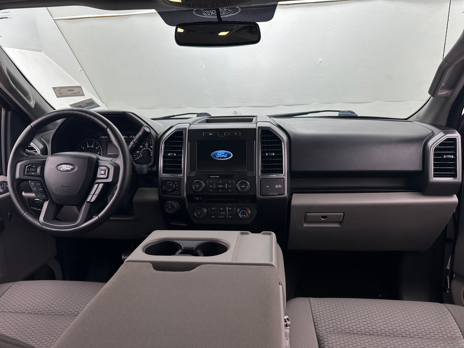 Thumbnail: 2018 Ford Econoline - 3