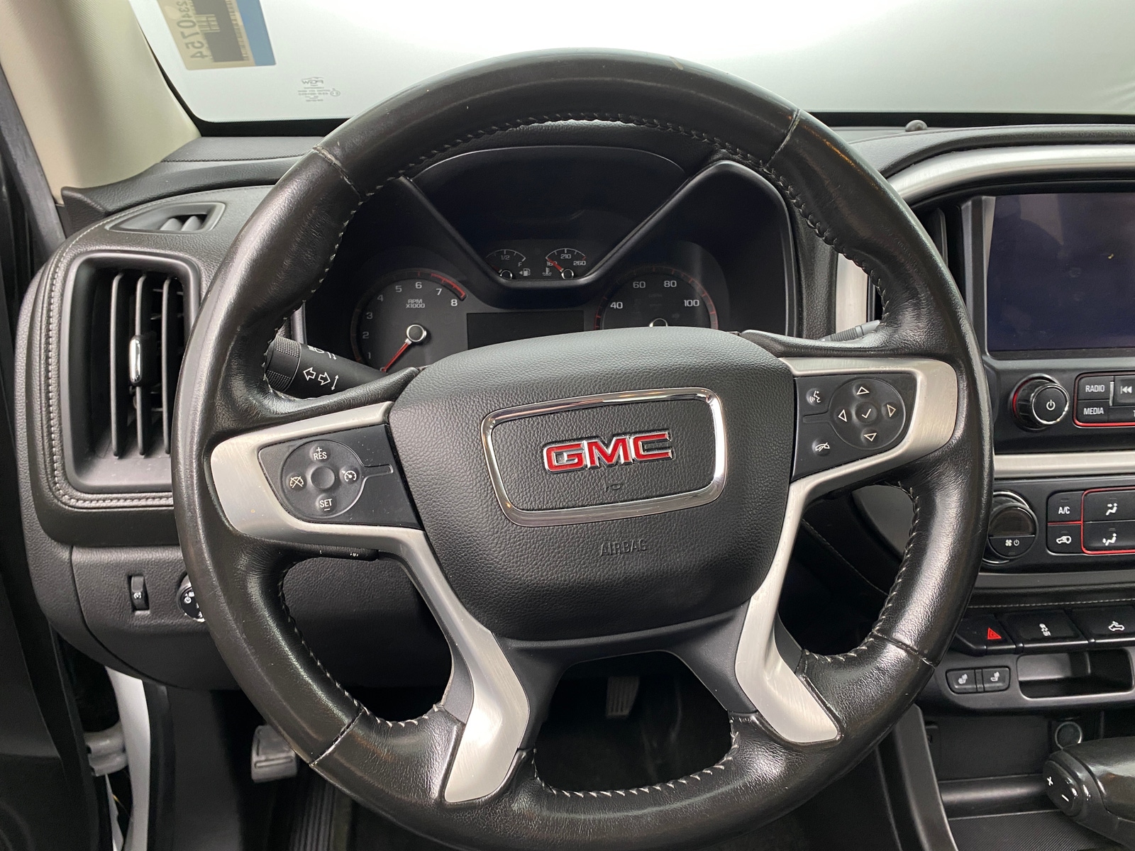 Thumbnail: 2015 GMC Canyon - 4
