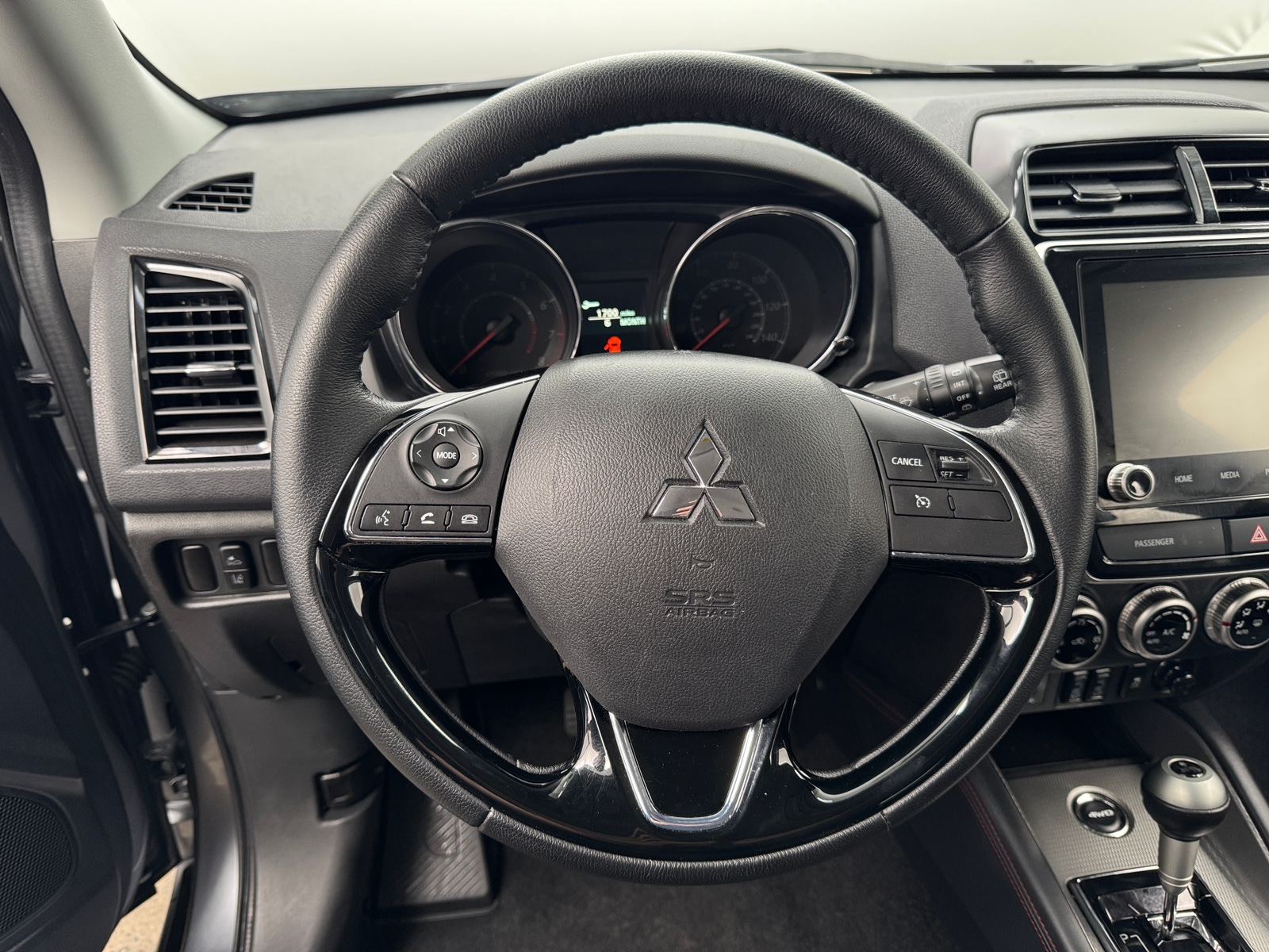 Thumbnail: 2023 Mitsubishi Outlander Sport - 4
