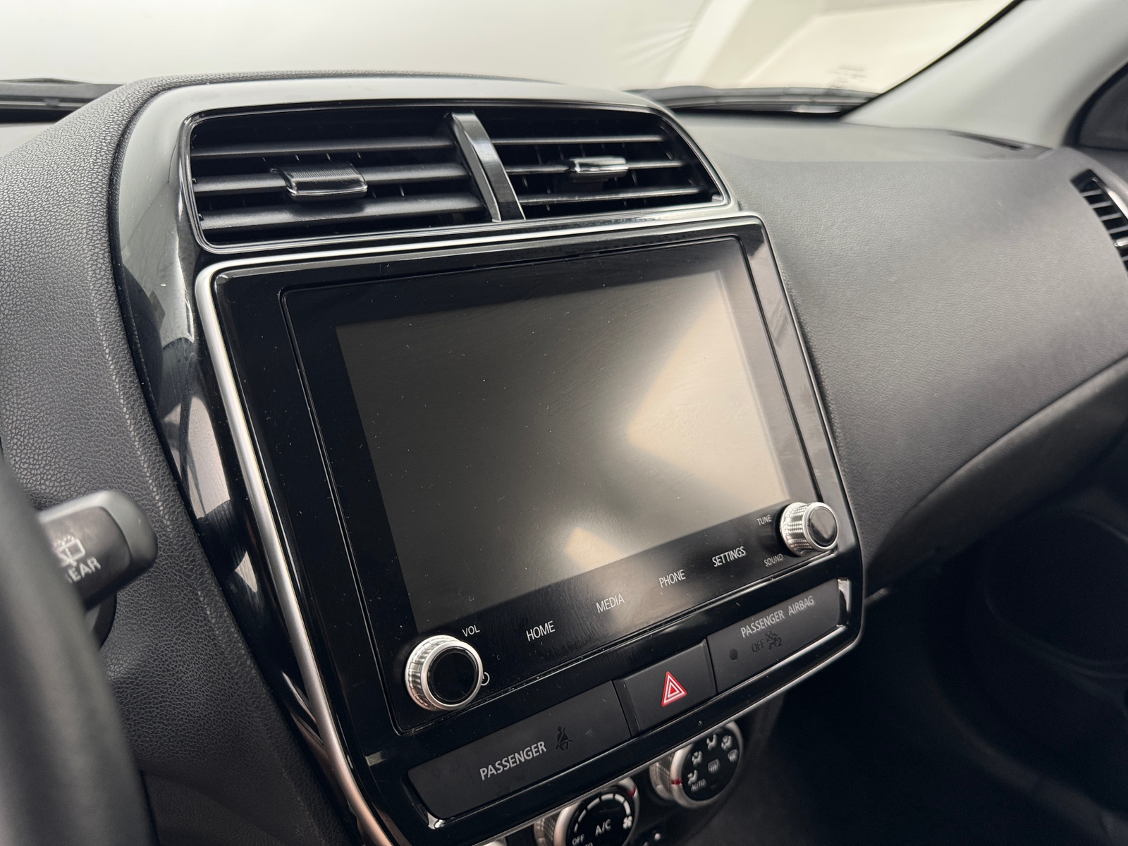 Thumbnail: 2023 Mitsubishi Outlander Sport - 3