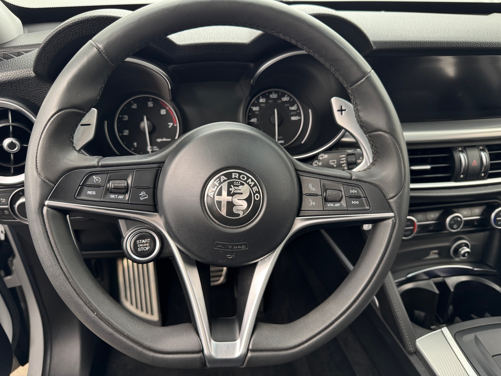 Thumbnail: 2018 Alfa Romeo Stelvio - 4